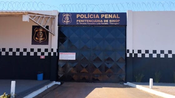 Detento é encontrado morto dentro de cela em presídio de MT e facção deixa recado