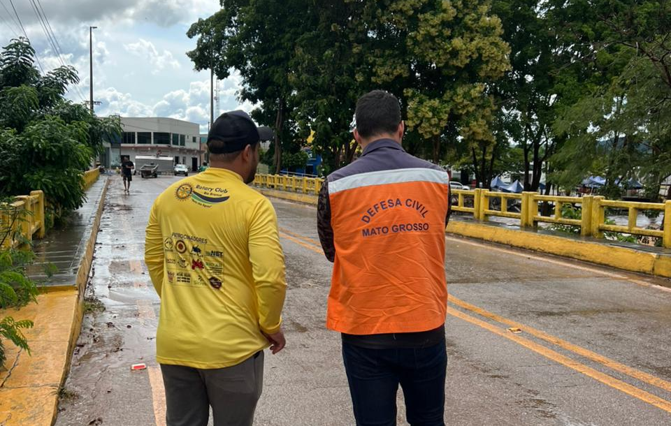 Estado auxilia municípios afetados por enchentes; Defesa Civil e Corpo de Bombeiros atuam na região