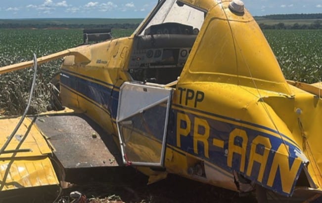 Piloto de 69 anos morre em queda de avião agrícola em fazenda nesta quinta-feira