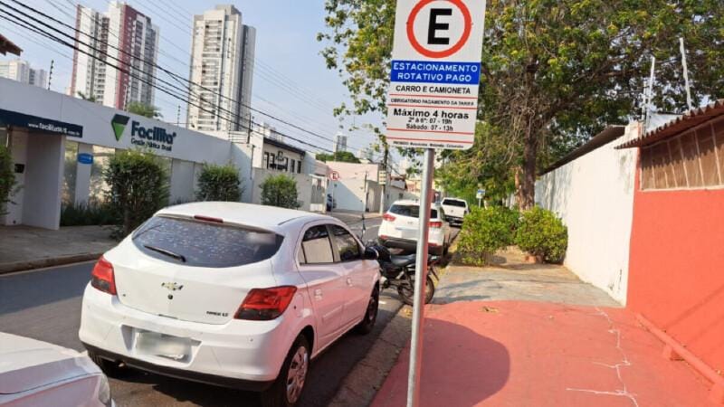 Juiz suspende cláusula de contrato que prevê bloqueio de contas em estacionamento