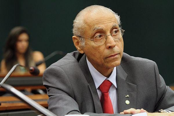 Júlio Campos rebate Ranalli: "proibir Carnaval por 4 anos é radical e inviável"