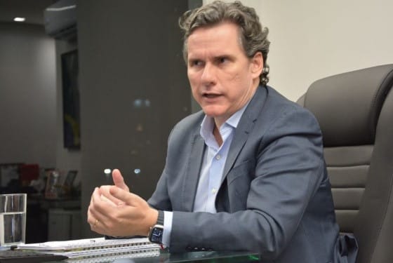 Gallo diz que corte de imposto não reduz preço do combustível: "não chega na bomba"