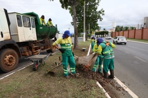 Empresa não paga salário e 13º aos trabalhadores da limpeza urbana e Prefeitura avalia rescisão