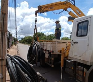 Funcionários são presos com uma tonelada de fios de cobre furtados