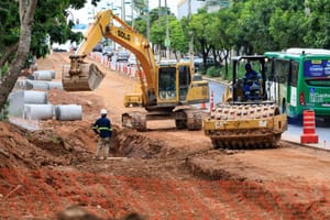 Prefeitura desiste de ações   contra o BRT e quer contribuir com obras do Estado na capital