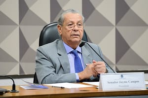 Apoiador de Davi Alcolumbre, Jayme Campos projeta vitória do aliado com 70 votos