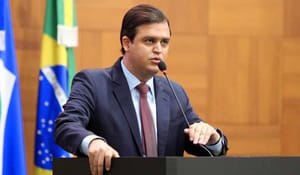 Deputado defende consenso sobre liderança do MDB  e diz que Janaína é preferida