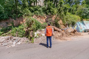 Defesa Civil monitora deslizamento no Morro do Bom Despacho, em Cuiabá