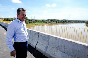 Governador vistoria obra e quer inaugurar mais uma ponte entre Cuiabá e VG ainda este ano