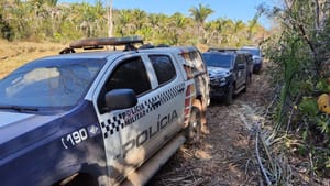 PC prende jovem por roubo em fazenda em após identificá-lo por celular deixado no local