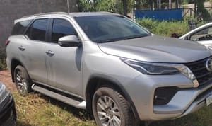 Funcionários são presos por usar empresa de vistoria para vender carros clonados como regulares em Cuiabá
