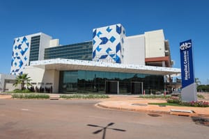 Governo de MT constrói seis grandes hospitais para fazer a saúde funcionar