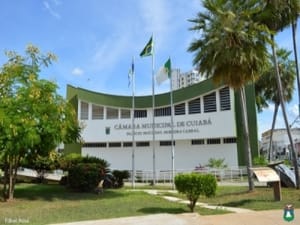Câmara aguarda decisão judicial e não convoca suplentes para vagas de vereadores alvos da PC